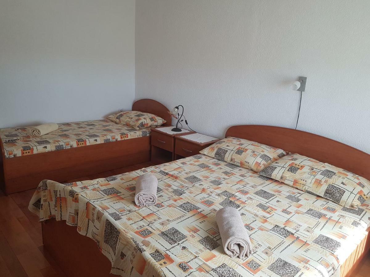 Apartmani Anna Vir Bagian luar foto